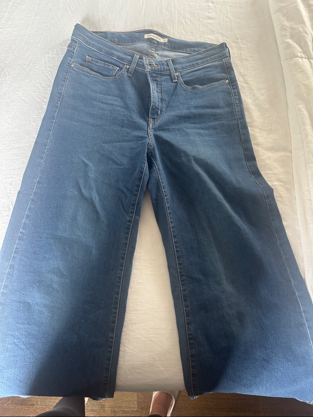 Levi's Wide-Leg Jeans in Dark Blue Wash